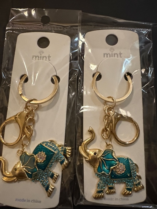 unlnown Accessories - Mint Gold-Tone Teal & crystal Elephant Keychain Brand NEW